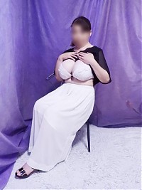 デリバリーでエッチな奥様がご自宅に!