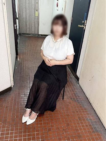新人★エッチで大胆な【みかん奥様】
